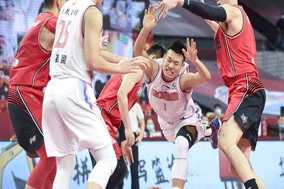 魔术111-109险胜快船，贝恩36分伦纳德空砍37分
